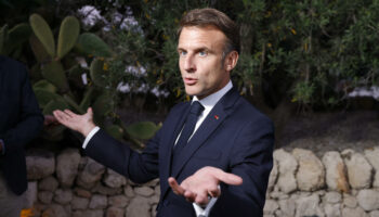 🔴 Législatives en direct : Bardella au salon de la défense, Macron fait polémique