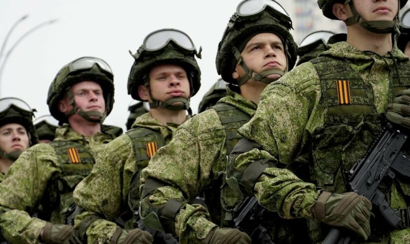 Des soldats russes défilent à Rostov-sur-le-Don, le 9 mai 2023