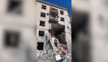 Buildings reduced to rubble in Russian bombing attack on Kharkiv