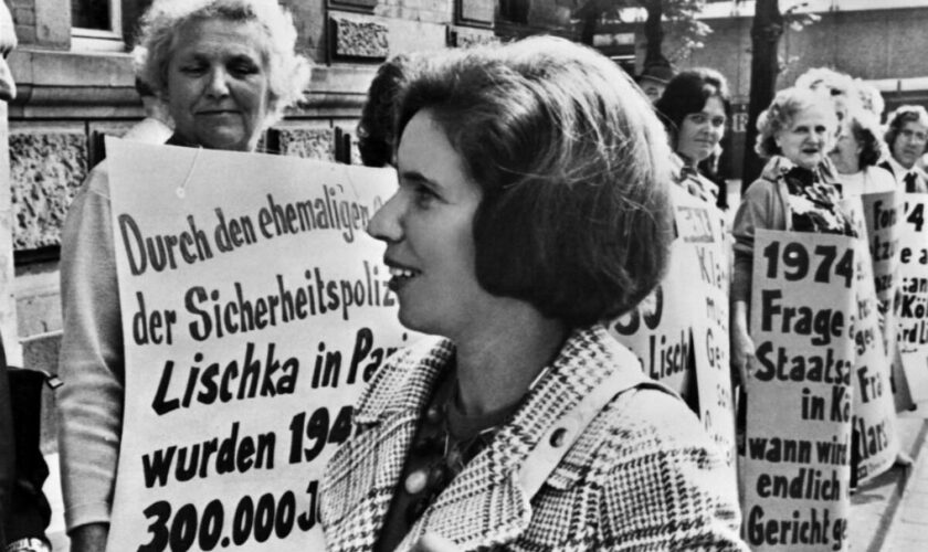 Beate Klarsfeld condamnée à deux mois de prison en Allemagne, il y a 50 ans dans « le Nouvel Obs »