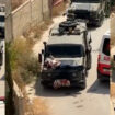 Le Palestinien attaché sur le capot d’un véhicule militaire témoigne : « les soldats israéliens riaient pendant qu’ils me frappaient »