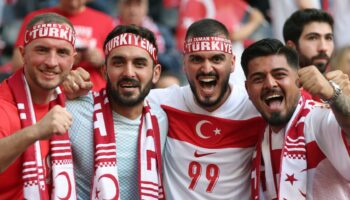 Türkei und Tschechien im Endspiel ums Achtelfinale