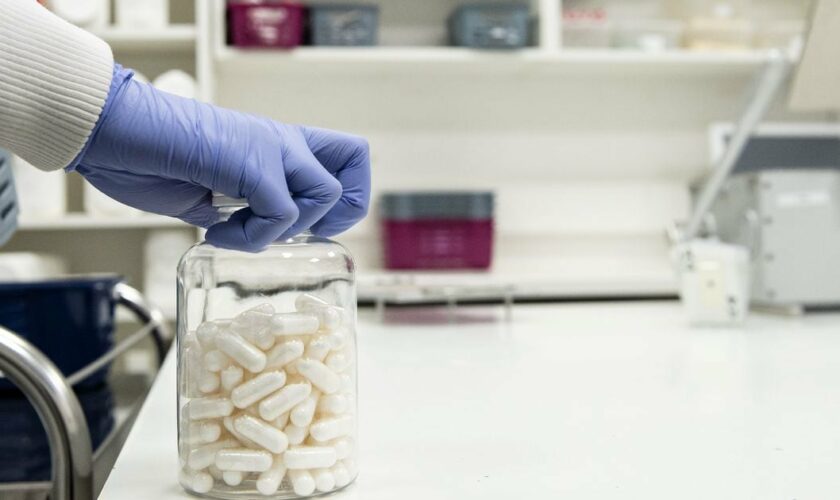 Les pharmaciens ont recours à la "débrouille" pour fournir les médicaments