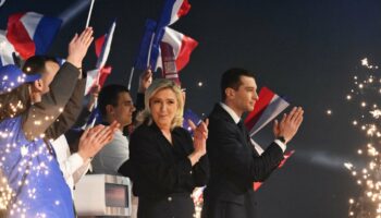 Marine Le Pen et Jordan Bardella en meeting le 3 mars 2024 à Marseille