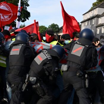 Demonstration in Essen: Erste Zusammenstöße bei Protest gegen AfD-Parteitag