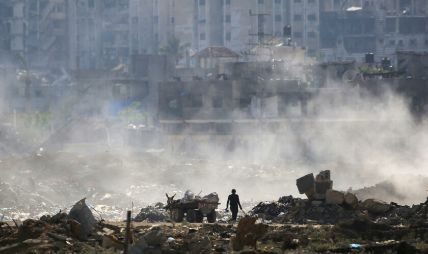 Guerre Israël-Hamas : des combats acharnés dans la bande de Gaza, le quartier de Choujaïya évacué