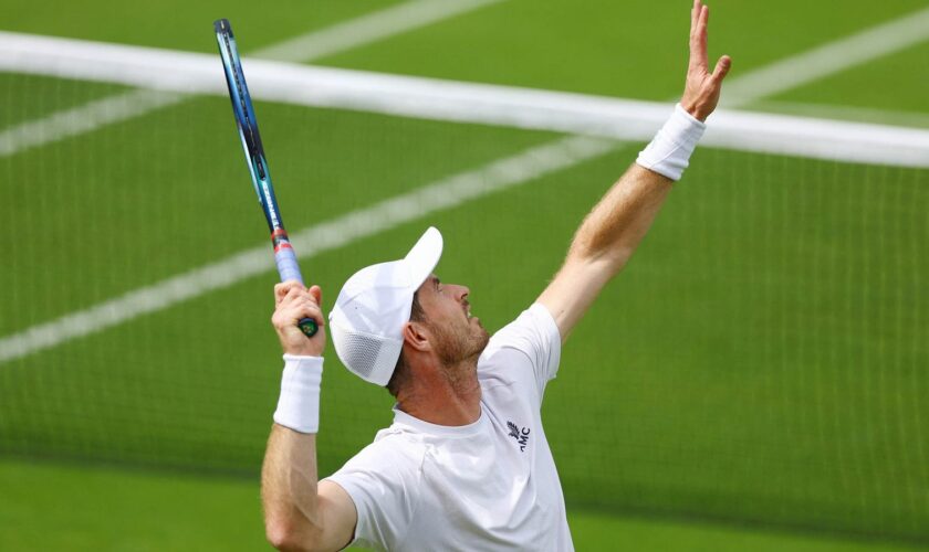 Andy Murray will take risks in order to compete in final Wimbledon tournament