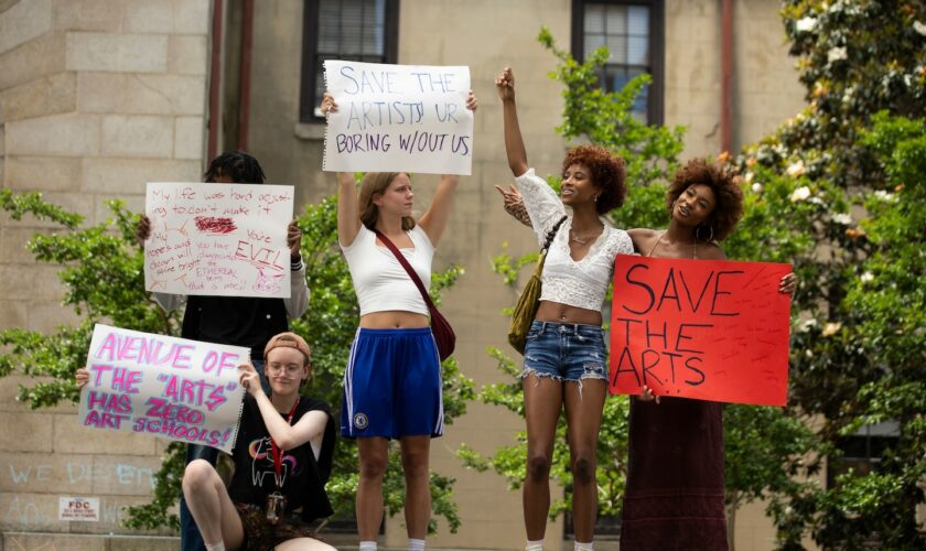 A Philadelphia arts college closes abruptly, leaving students reeling