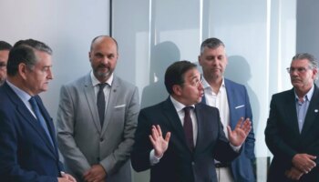 Albares escuchará por primera vez a los trabajadores españoles en Gibraltar