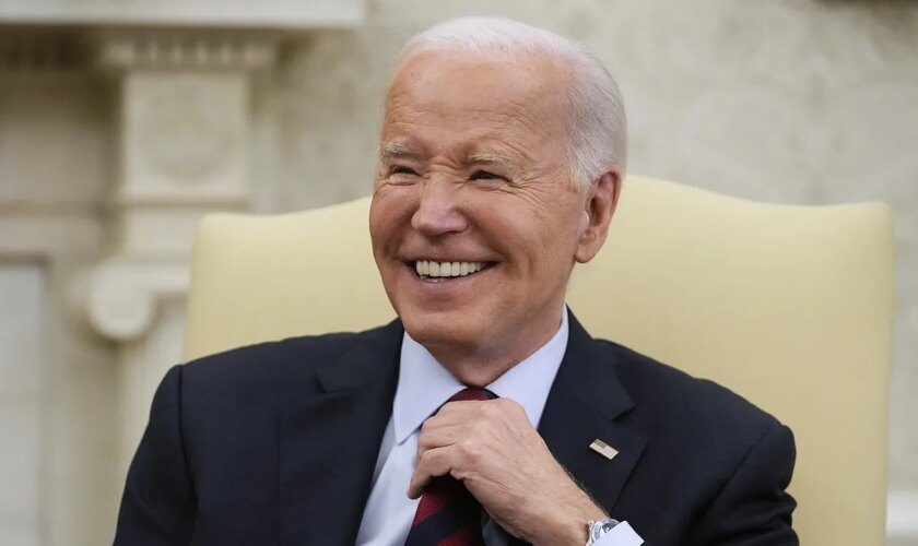 Biden anunciará una medida que protegerá de la deportación a los cónyuges de ciudadanos estadounidenses