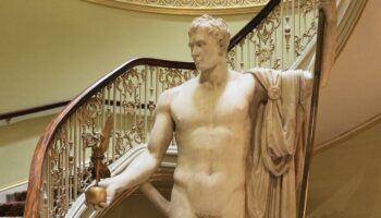 Cette statue de Napoléon nu qui faisait honte à l'empereur