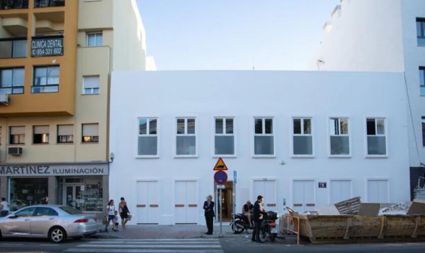 El Ayuntamiento de Sevilla cede por 75 años la Casa Tapón para la obra social de la Esperanza de Triana