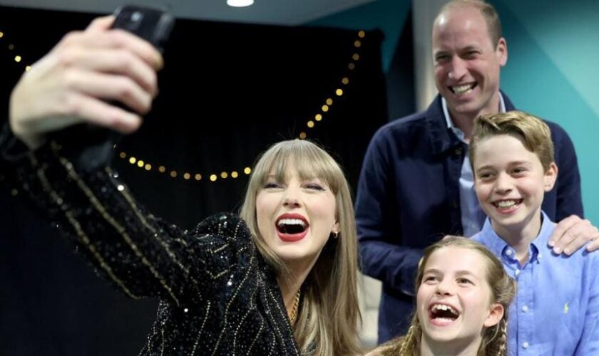 El Príncipe Guillermo y sus hijos se hacen un 'selfie' con Taylor Swift en el concierto de la artista en Londres