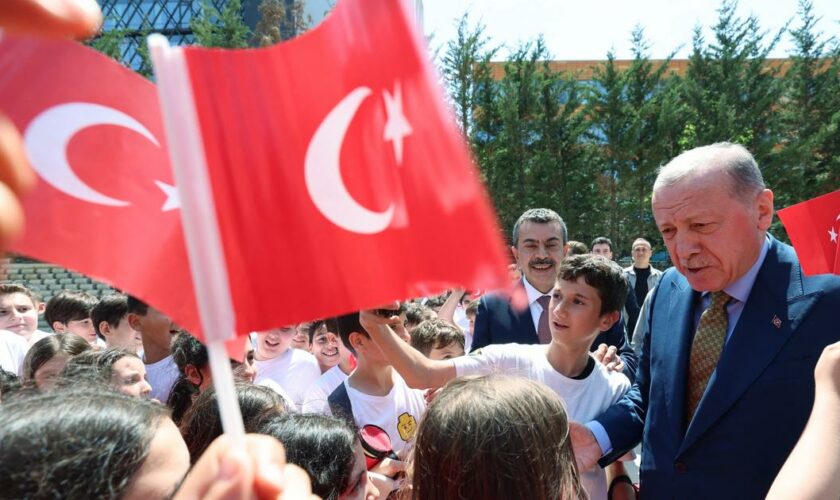 En Turquie, un nouveau coup de boutoir d’Erdogan contre la laïcité à l’école