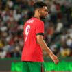 Euro 2024 : la drôle de mésaventure du Portugais  Gonçalo Ramos, taclé involontairement par un... stadier