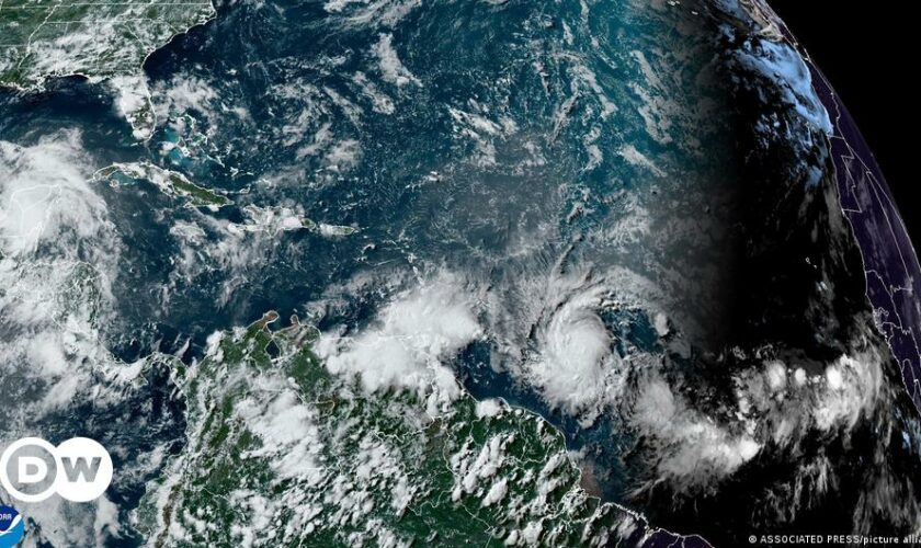 Hurricane Beryl nears Caribbean, strengthens to Category 3