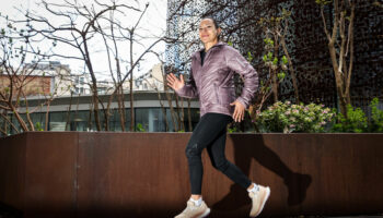 « Le cancer du sein, ça n’arrive pas qu’aux autres » : la marathonienne Anaïs Quemener témoigne sans relâche
