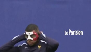 Le masque tricolore de Kylian Mbappé à l'entraînement avant Pays-Bas/France