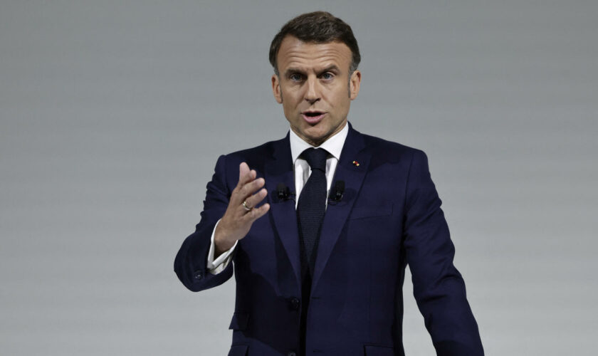 Législatives 2024 : Emmanuel Macron veut « un grand débat sur la laïcité », première mesure de la Macronie