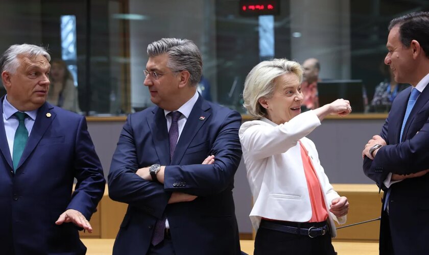Los líderes de la UE se reparten los altos cargos en un pulso decisivo
