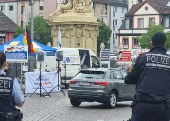 Mannheim: Haftbefehl gegen Messerangreifer – Polizist in Lebensgefahr