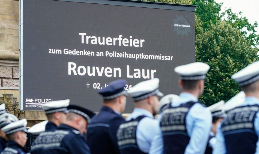 Nach Messerangriff: Zehntausende bei Trauerfeier in Mannheim für getöteten Polizisten Rouven Laur