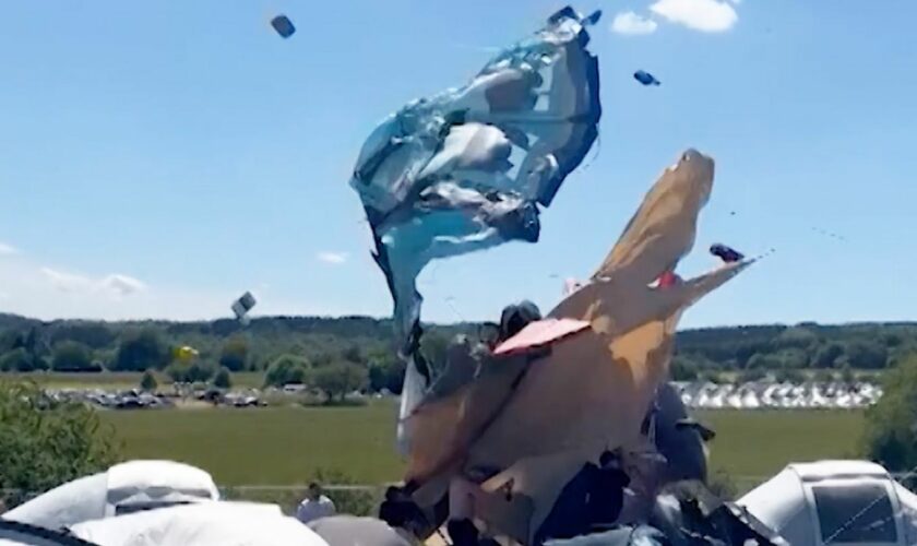 Naturgewalt: Windhose reißt Zelte von "Rock am Ring"-Besuchern mit sich