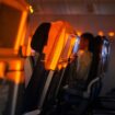 Ne buvez pas d'alcool en avion, surtout si vous comptez dormir