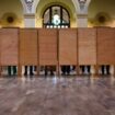 «Nous préparons en même temps les bureaux de vote et le relais de la flamme olympique» : les maires sous pression pour organiser les législatives