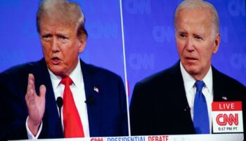 Présidentielle américaine : après son débat catastrophique, Joe Biden pourrait-il encore être remplacé ?