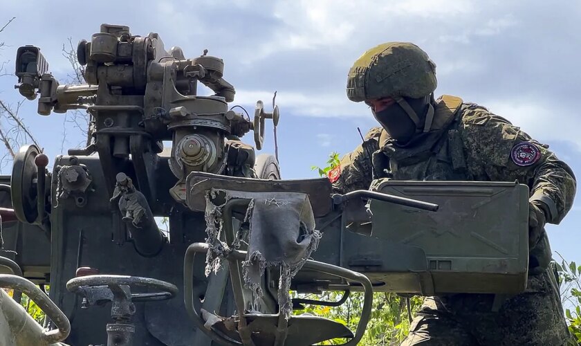 Rusia ataca instalaciones energéticas y arsenales con armas occidentales en Ucrania