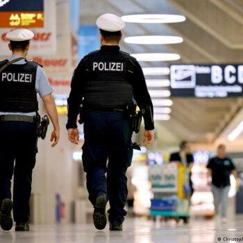 Suspected IS supporter arrested at Cologne airport