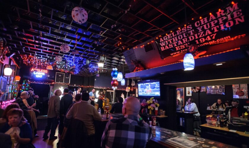 Tell The Post: Vote for your favorite D.C.-area dive bar