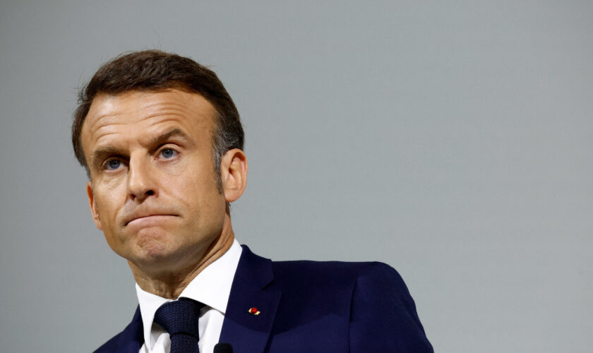La chute d’Emmanuel Macron après le pari raté de la dissolution