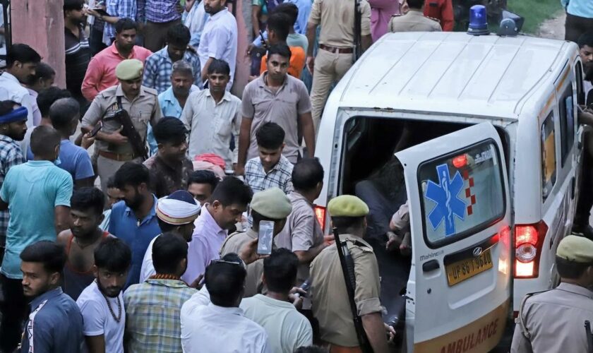 Religiöse Veranstaltung : Mehr als 100 Tote bei Massenpanik in Indien