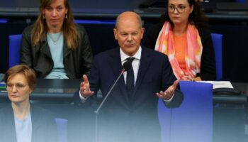 Regierungsbefragung im Bundestag: Olaf Scholz kündigt "Wachstumsturbo" an