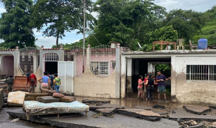 L’ouragan Béryl fait au moins sept morts et se dirige vers la Jamaïque puis les îles Caïmans