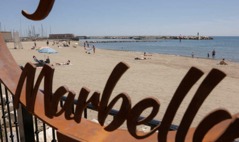 Dans la ville espagnole de Marbella, uriner dans la mer pourrait vous coûter cher