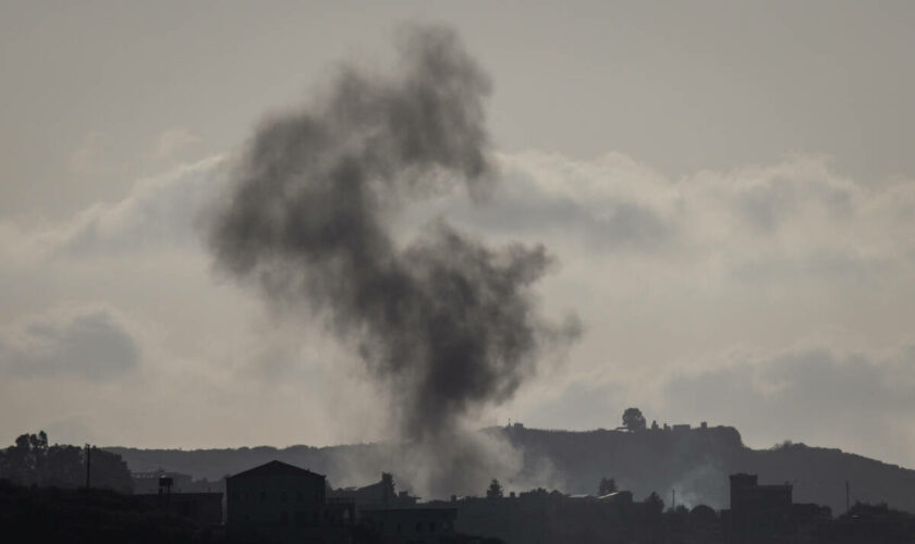 L’armée israélienne annonce frapper des positions dans le sud du Liban après des tirs
