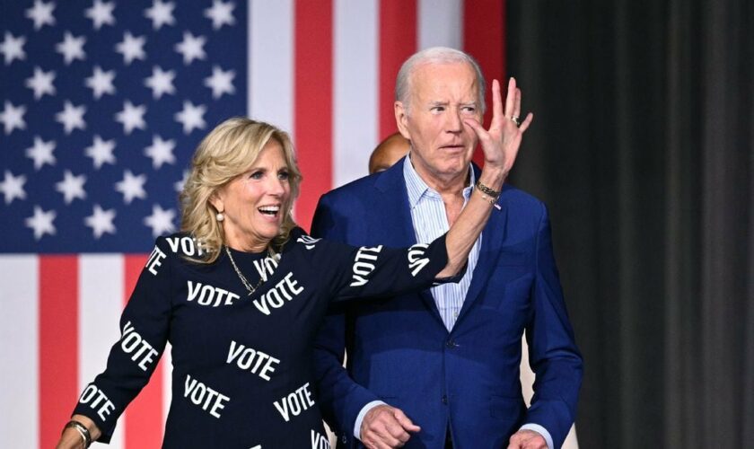 Le président américain Joe Biden et son épouse Jill Biden arrivent à Raleigh (Caroline du Nord, sud-est) pour un meeting, le 28 juin 2024