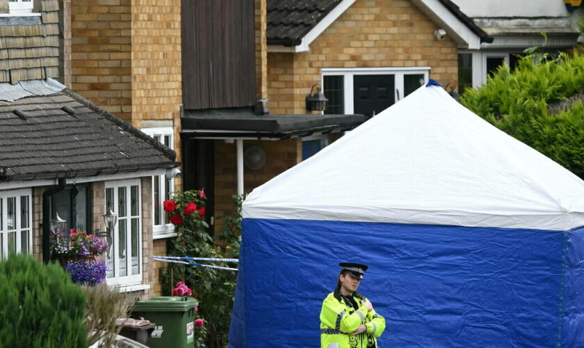 Royaume-Uni : le suspect des meurtres de trois femmes à l’arbalète arrêté au terme d’une chasse à l’homme