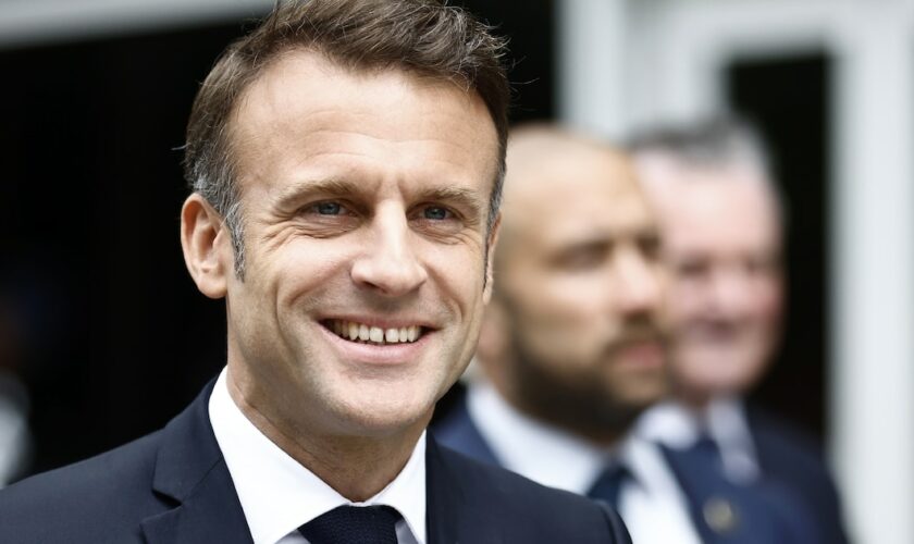Macron et l'ombre de la démission, le mystérieux coup de fil reçu par Hollande