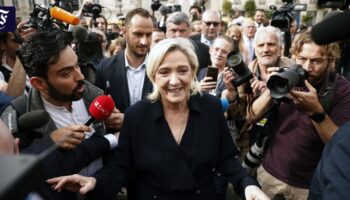 Regierungsbildung in Paris: Le Pen droht mit Misstrauensvotum
