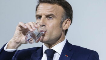 EN DIRECT - Législatives : Emmanuel Macron convoque un conseil des ministres mardi en fin de matinée