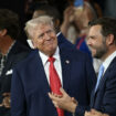 Convention républicaine, jour 1 : Donald Trump choisit son colistier et se fait ovationner