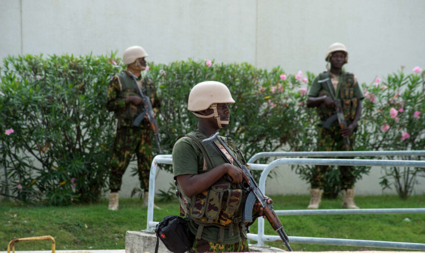 Deux cents policiers kényans supplémentaires partent renforcer la mission internationale en Haïti