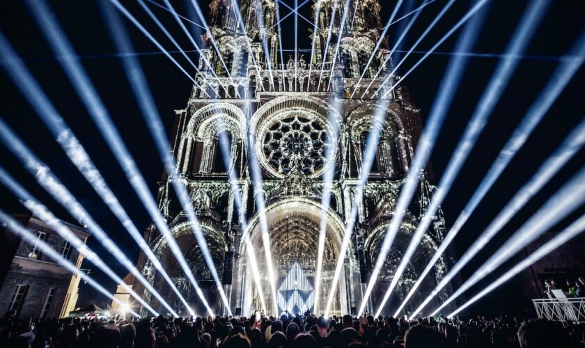 Le 10 mai 2024, 3 000 personnes ont participé au Monumental Tour devant la cathédrale de Laon.
