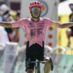 Tour de France : l'Équatorien Richard Carapaz s'adjuge la 17e étape en solitaire