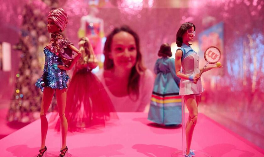 À Londres, une exposition sur Barbie “parfaite pour les vacances d’été”