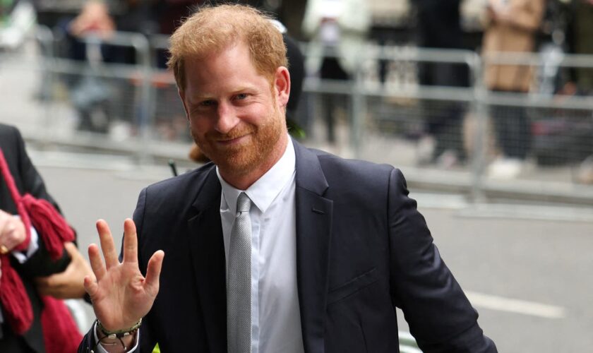 Royal news – live: Prince Harry blames phone hacking case for rift with royal family in bombshell documentary